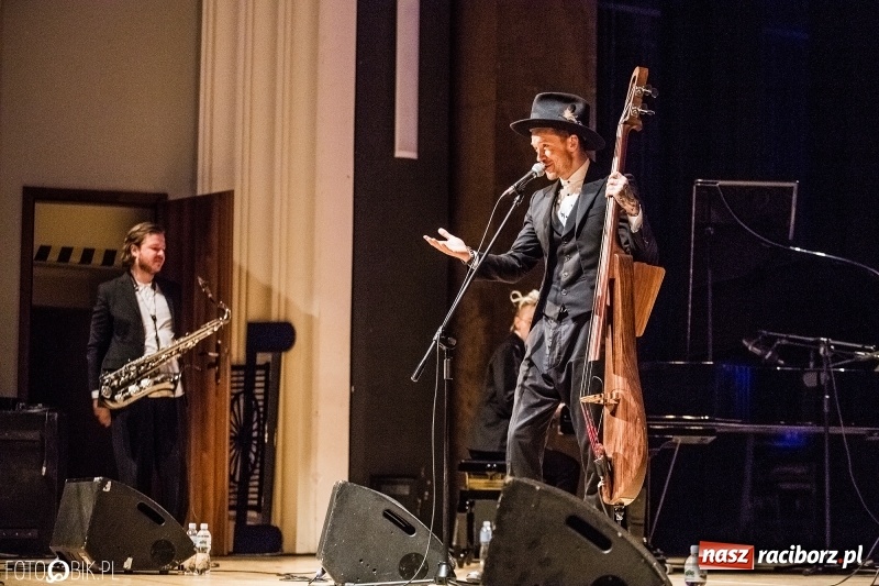 Zdjęcie w galerii na portalu naszraciborz.pl: Wojtek Mazolewski Quintet zagrał w Raciborzu wiadomości z regionu