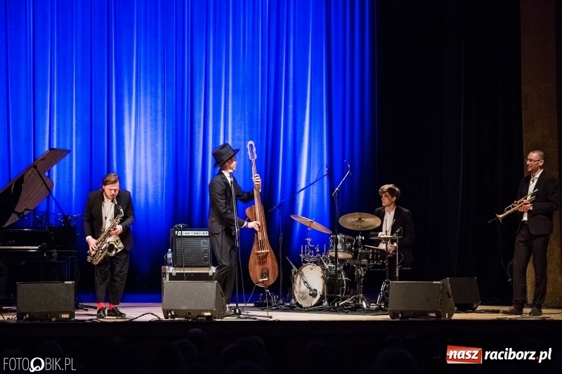 Zdjęcie w galerii na portalu naszraciborz.pl: Wojtek Mazolewski Quintet zagrał w Raciborzu wiadomości z regionu