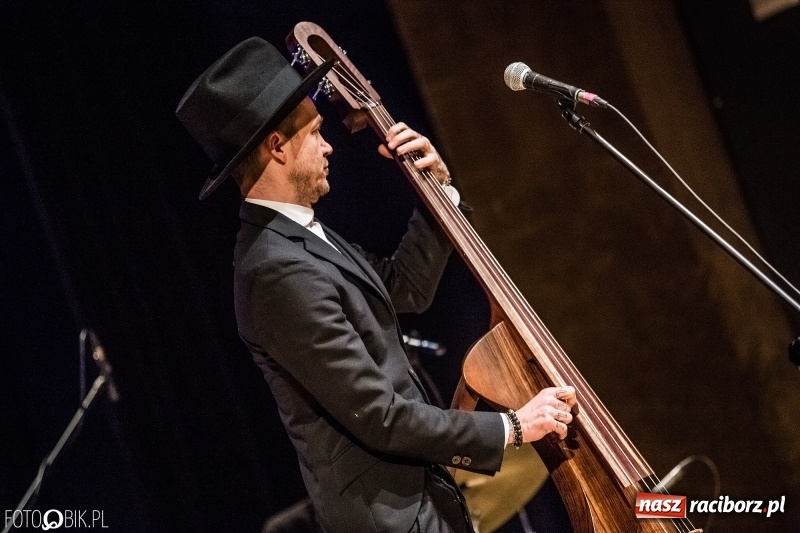 Zdjęcie w galerii na portalu naszraciborz.pl: Wojtek Mazolewski Quintet zagrał w Raciborzu wiadomości z regionu