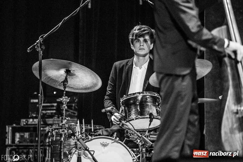 Zdjęcie w galerii na portalu naszraciborz.pl: Wojtek Mazolewski Quintet zagrał w Raciborzu wiadomości z regionu