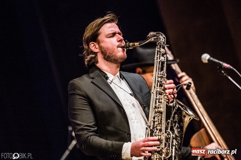 Zdjęcie w galerii na portalu naszraciborz.pl: Wojtek Mazolewski Quintet zagrał w Raciborzu wiadomości z regionu
