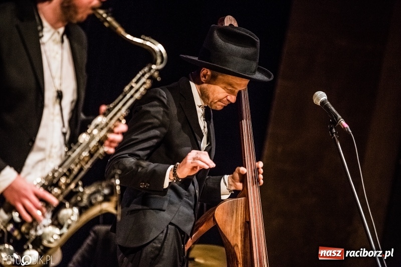 Zdjęcie w galerii na portalu naszraciborz.pl: Wojtek Mazolewski Quintet zagrał w Raciborzu wiadomości z regionu