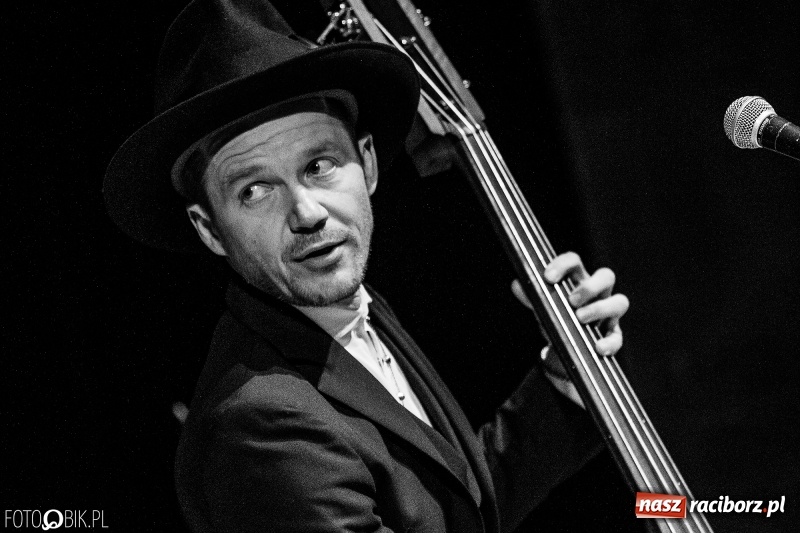 Zdjęcie w galerii na portalu naszraciborz.pl: Wojtek Mazolewski Quintet zagrał w Raciborzu wiadomości z regionu