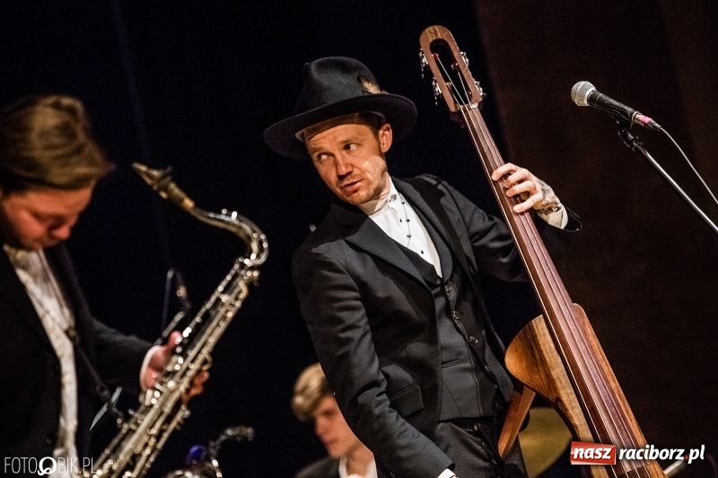 Zdjęcie w galerii na portalu naszraciborz.pl: Wojtek Mazolewski Quintet zagrał w Raciborzu wiadomości z regionu