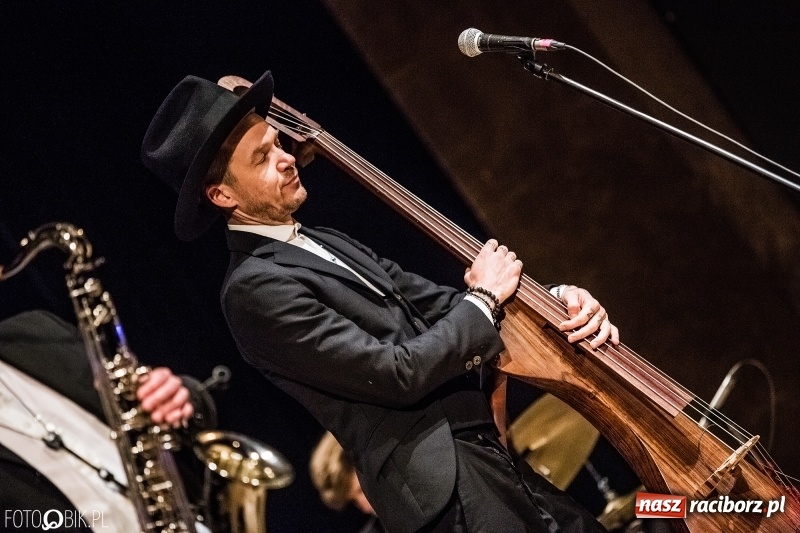 Zdjęcie w galerii na portalu naszraciborz.pl: Wojtek Mazolewski Quintet zagrał w Raciborzu wiadomości z regionu