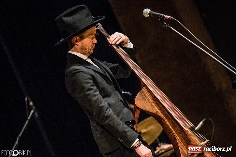 Zdjęcie w galerii na portalu naszraciborz.pl: Wojtek Mazolewski Quintet zagrał w Raciborzu wiadomości z regionu