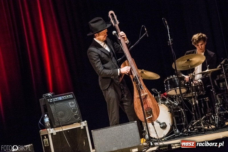 Zdjęcie w galerii na portalu naszraciborz.pl: Wojtek Mazolewski Quintet zagrał w Raciborzu wiadomości z regionu