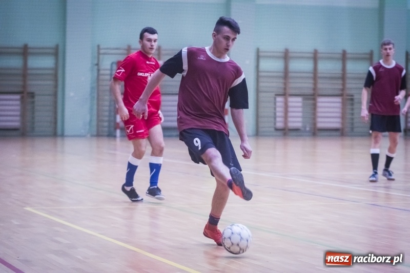 Zdjęcie w galerii na portalu naszraciborz.pl: Wygrana Willi Wiktorii Brenna i remis w trzeciej lidze, czyli sobota z HLPN wiadomości z regionu