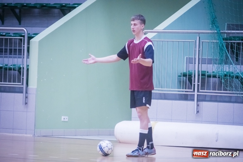 Zdjęcie w galerii na portalu naszraciborz.pl: Wygrana Willi Wiktorii Brenna i remis w trzeciej lidze, czyli sobota z HLPN wiadomości z regionu