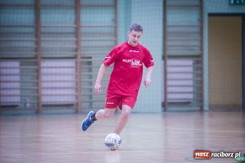 Zdjęcie w galerii na portalu naszraciborz.pl: Wygrana Willi Wiktorii Brenna i remis w trzeciej lidze, czyli sobota z HLPN wiadomości z regionu