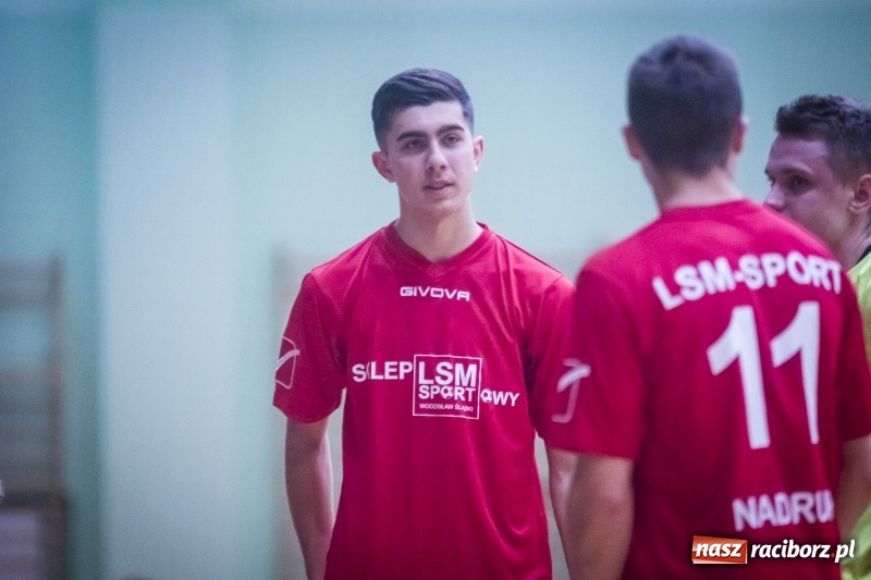 Zdjęcie w galerii na portalu naszraciborz.pl: Wygrana Willi Wiktorii Brenna i remis w trzeciej lidze, czyli sobota z HLPN wiadomości z regionu