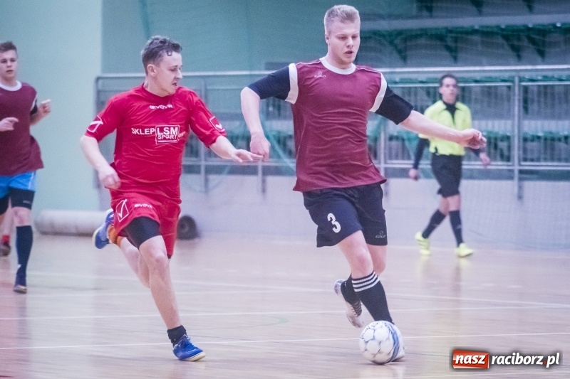 Zdjęcie w galerii na portalu naszraciborz.pl: Wygrana Willi Wiktorii Brenna i remis w trzeciej lidze, czyli sobota z HLPN wiadomości z regionu