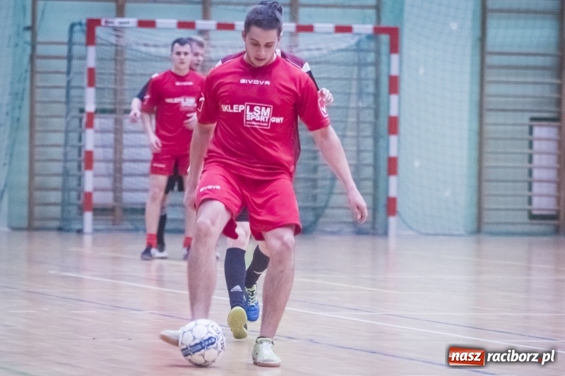 Zdjęcie w galerii na portalu naszraciborz.pl: Wygrana Willi Wiktorii Brenna i remis w trzeciej lidze, czyli sobota z HLPN wiadomości z regionu