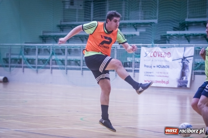 Zdjęcie w galerii na portalu naszraciborz.pl: Wygrana Willi Wiktorii Brenna i remis w trzeciej lidze, czyli sobota z HLPN wiadomości z regionu