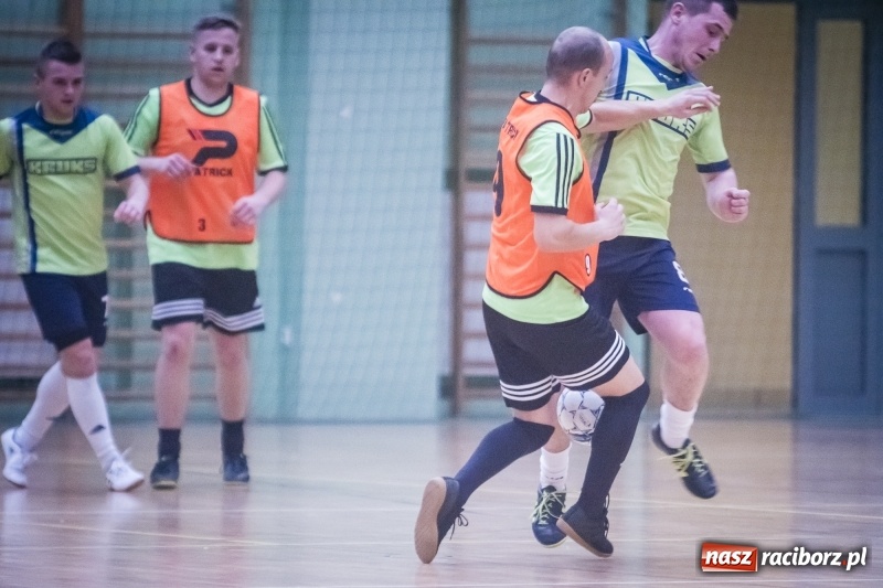 Zdjęcie w galerii na portalu naszraciborz.pl: Wygrana Willi Wiktorii Brenna i remis w trzeciej lidze, czyli sobota z HLPN wiadomości z regionu