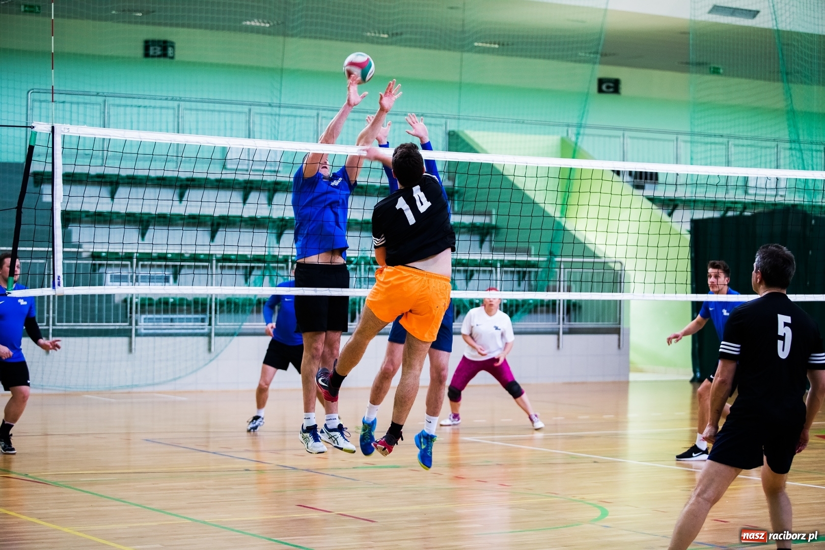 Zdjęcie w galerii na portalu naszraciborz.pl: JP Telebim RLPS: Hit kolejki dla Lunatyków wiadomości z regionu