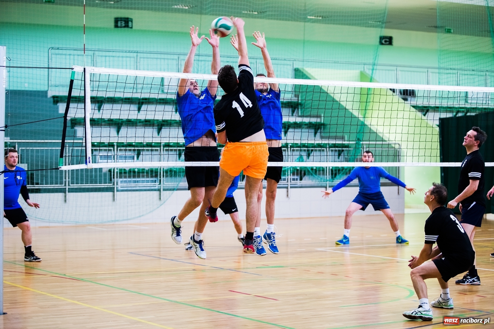 Zdjęcie w galerii na portalu naszraciborz.pl: JP Telebim RLPS: Hit kolejki dla Lunatyków wiadomości z regionu