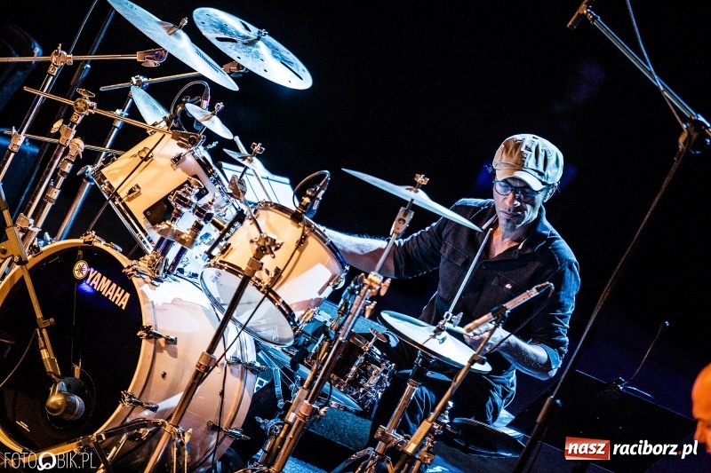 Zdjęcie w galerii na portalu naszraciborz.pl: Koncert Manu Katché Trio w ramach Palm Jazz Days Festival wiadomości z regionu