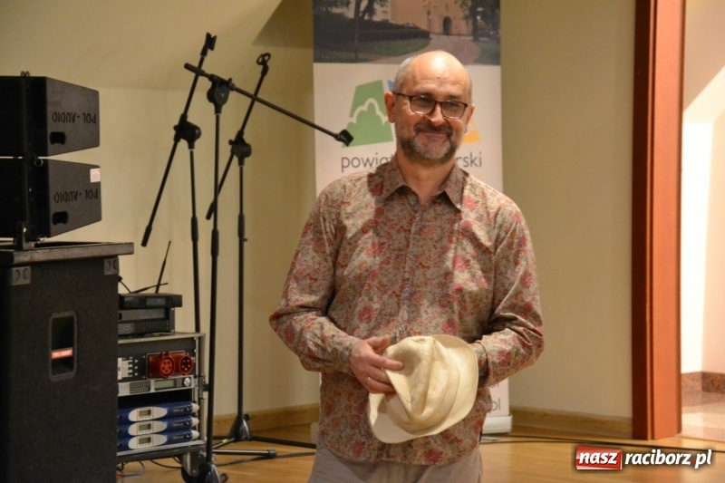 Zdjęcie w galerii na portalu naszraciborz.pl: Guitar Mark - koncert bluesa z elementami edukacyjnymi za nami  wiadomości z regionu