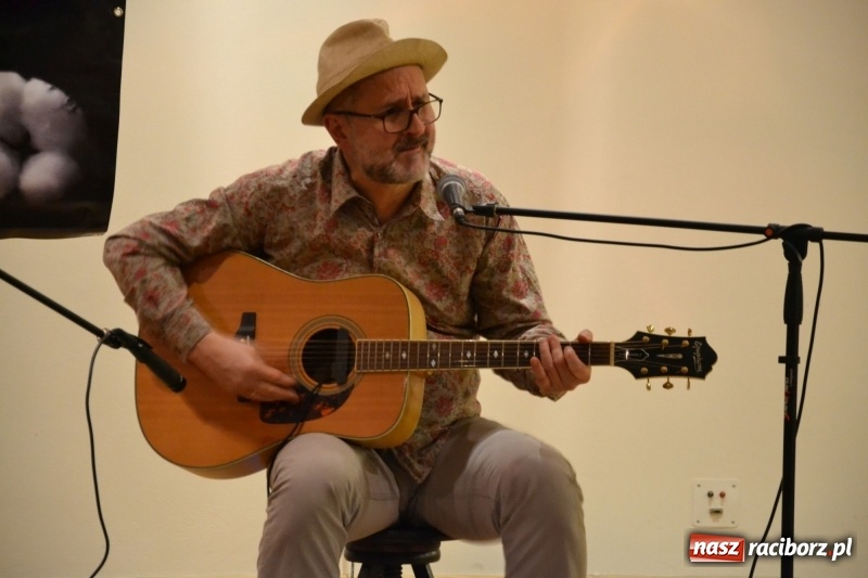 Zdjęcie w galerii na portalu naszraciborz.pl: Guitar Mark - koncert bluesa z elementami edukacyjnymi za nami  wiadomości z regionu