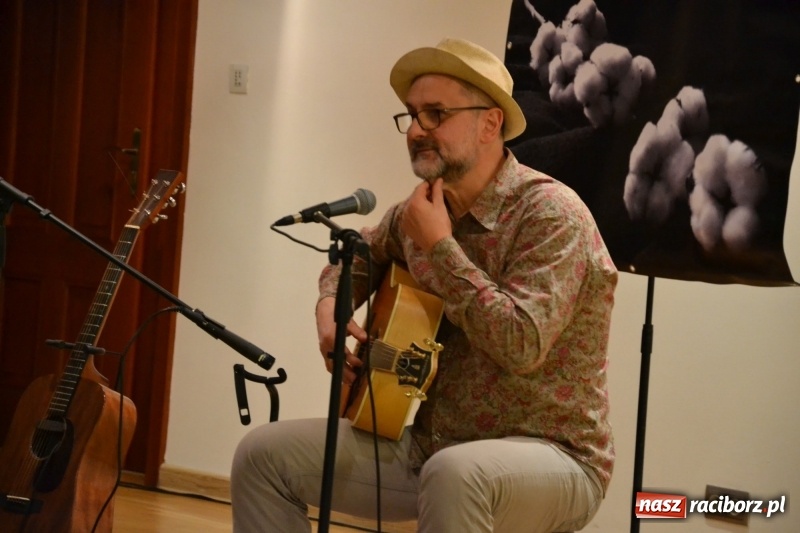 Zdjęcie w galerii na portalu naszraciborz.pl: Guitar Mark - koncert bluesa z elementami edukacyjnymi za nami  wiadomości z regionu