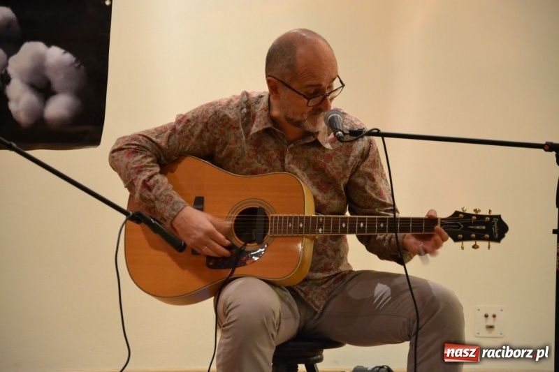 Zdjęcie w galerii na portalu naszraciborz.pl: Guitar Mark - koncert bluesa z elementami edukacyjnymi za nami  wiadomości z regionu