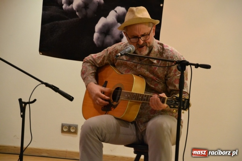 Zdjęcie w galerii na portalu naszraciborz.pl: Guitar Mark - koncert bluesa z elementami edukacyjnymi za nami  wiadomości z regionu