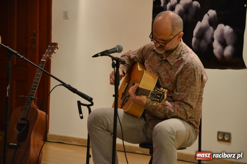 Zdjęcie w galerii na portalu naszraciborz.pl: Guitar Mark - koncert bluesa z elementami edukacyjnymi za nami  wiadomości z regionu