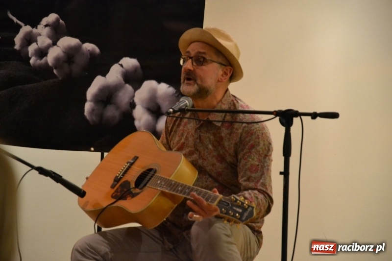 Zdjęcie w galerii na portalu naszraciborz.pl: Guitar Mark - koncert bluesa z elementami edukacyjnymi za nami  wiadomości z regionu