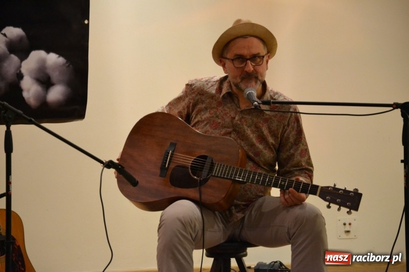 Zdjęcie w galerii na portalu naszraciborz.pl: Guitar Mark - koncert bluesa z elementami edukacyjnymi za nami  wiadomości z regionu