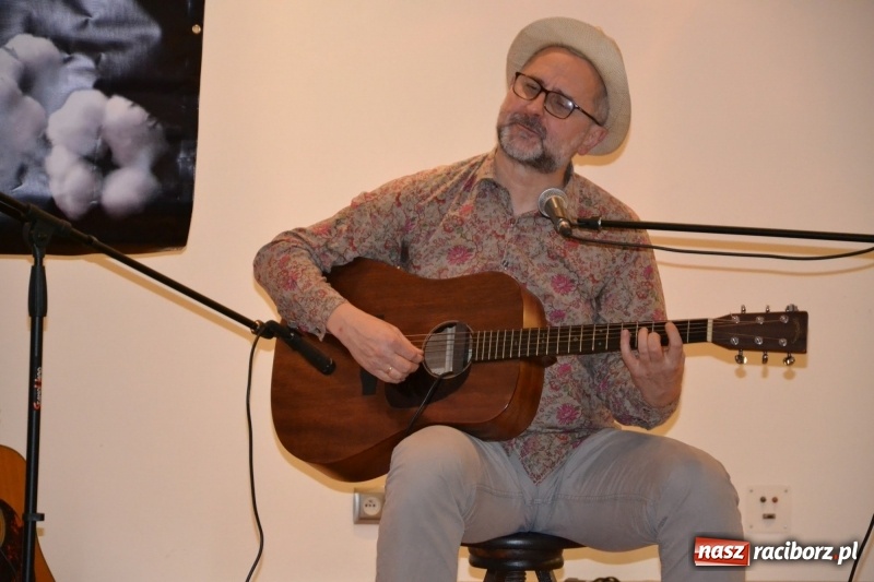 Zdjęcie w galerii na portalu naszraciborz.pl: Guitar Mark - koncert bluesa z elementami edukacyjnymi za nami  wiadomości z regionu