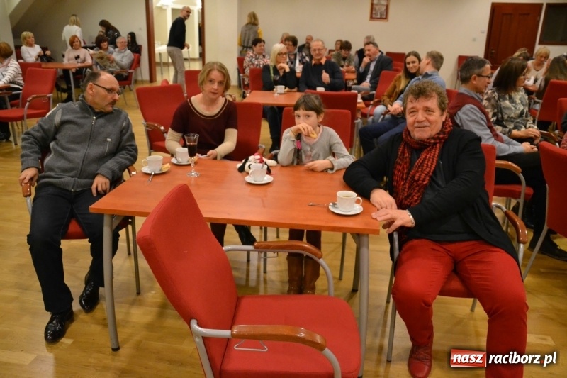 Zdjęcie w galerii na portalu naszraciborz.pl: Guitar Mark - koncert bluesa z elementami edukacyjnymi za nami  wiadomości z regionu