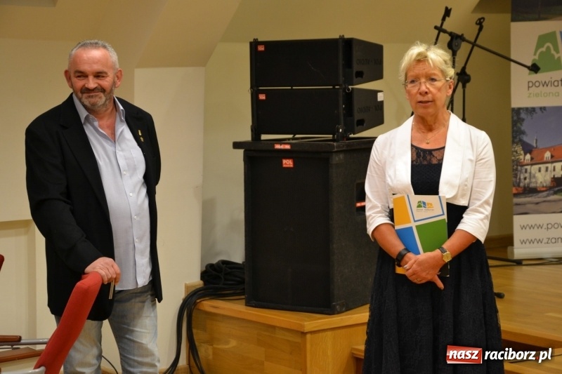 Zdjęcie w galerii na portalu naszraciborz.pl: Młodzieżowy chór Bel Canto zaśpiewał na Zamku Piastowskim wiadomości z regionu