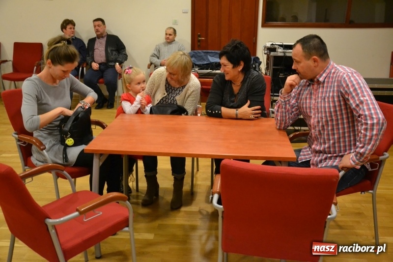 Zdjęcie w galerii na portalu naszraciborz.pl: Młodzieżowy chór Bel Canto zaśpiewał na Zamku Piastowskim wiadomości z regionu