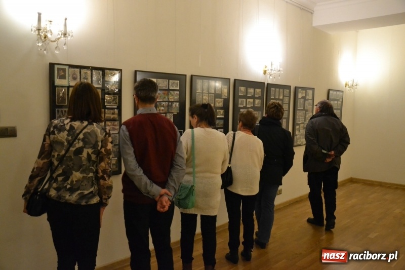 Zdjęcie w galerii na portalu naszraciborz.pl: Młodzieżowy chór Bel Canto zaśpiewał na Zamku Piastowskim wiadomości z regionu