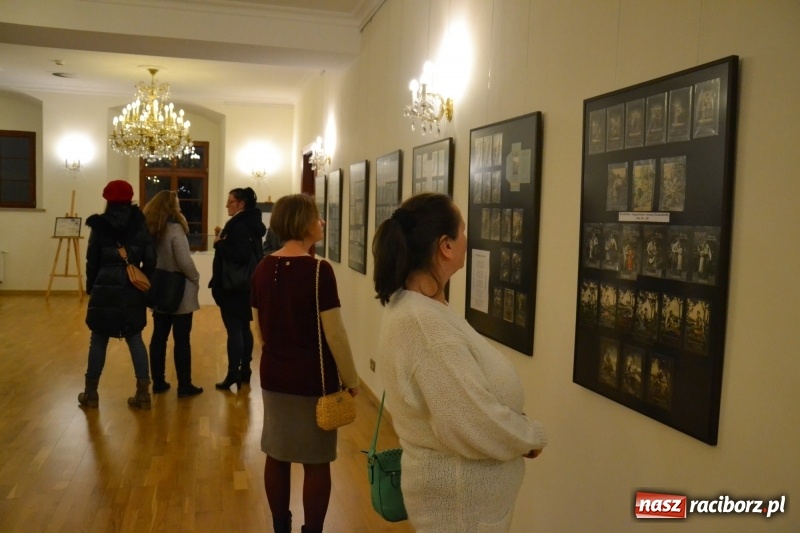Zdjęcie w galerii na portalu naszraciborz.pl: Młodzieżowy chór Bel Canto zaśpiewał na Zamku Piastowskim wiadomości z regionu