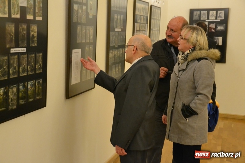 Zdjęcie w galerii na portalu naszraciborz.pl: Młodzieżowy chór Bel Canto zaśpiewał na Zamku Piastowskim wiadomości z regionu
