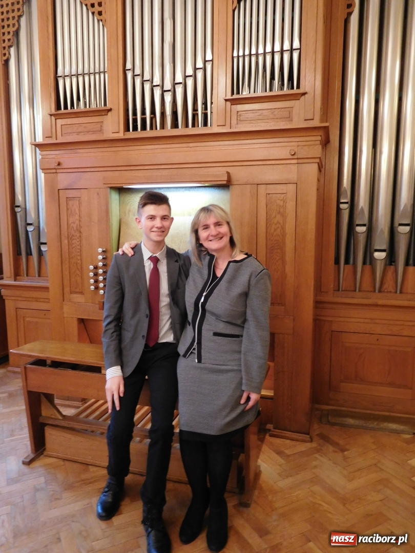 Zdjęcie w galerii na portalu naszraciborz.pl: Mariusz Wycisk z Kuźni Raciborskiej zwycięzcą krakowskiego konkursu organowego wiadomości z regionu