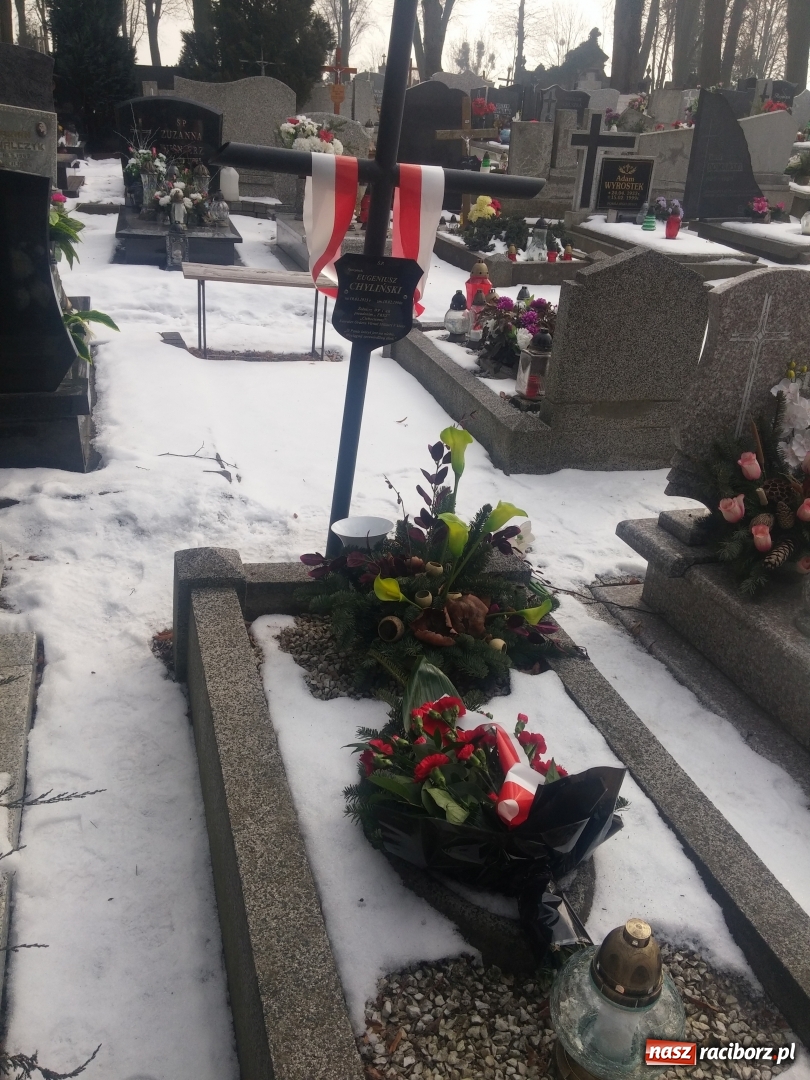 Zdjęcie w galerii na portalu naszraciborz.pl: Porucznik Eugeniusz Chyliński i cichociemni - coraz żywsza pamięć o bohaterze spoczywającym w Raciborzu wiadomości z regionu