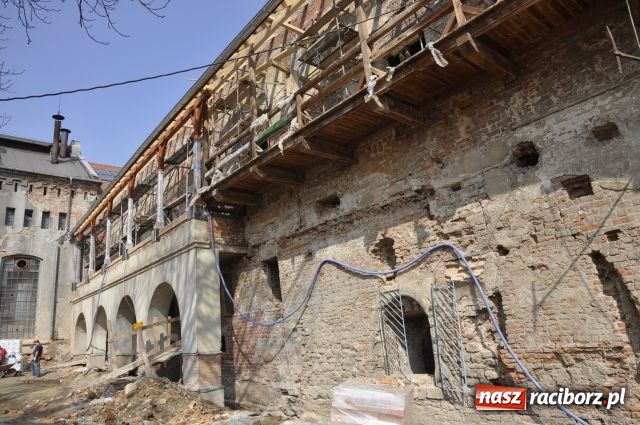 Zdjęcie w galerii na portalu naszraciborz.pl: Dobre tempo prac na zamku wiadomości z regionu