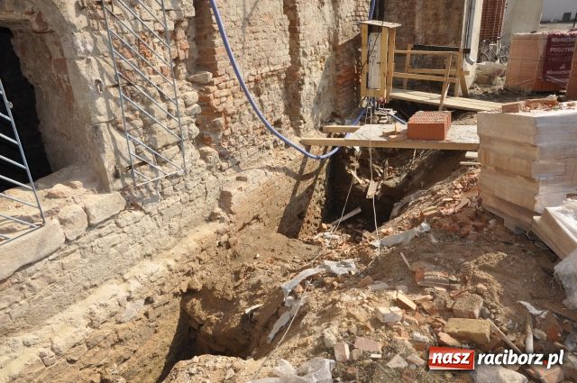 Zdjęcie w galerii na portalu naszraciborz.pl: Dobre tempo prac na zamku wiadomości z regionu
