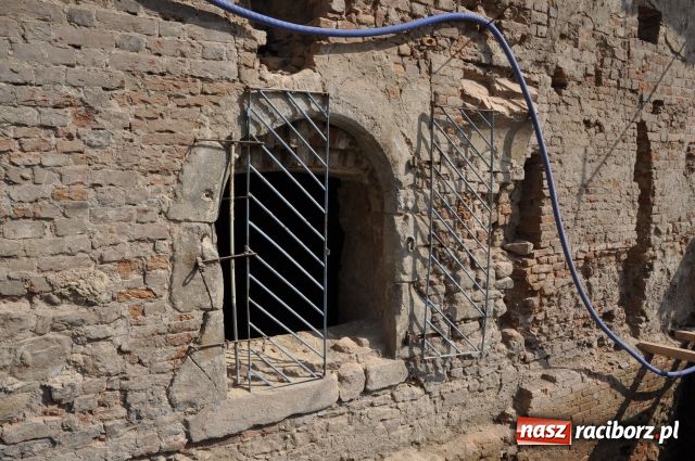 Zdjęcie w galerii na portalu naszraciborz.pl: Dobre tempo prac na zamku wiadomości z regionu