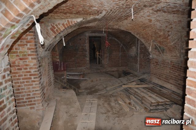 Zdjęcie w galerii na portalu naszraciborz.pl: Dobre tempo prac na zamku wiadomości z regionu