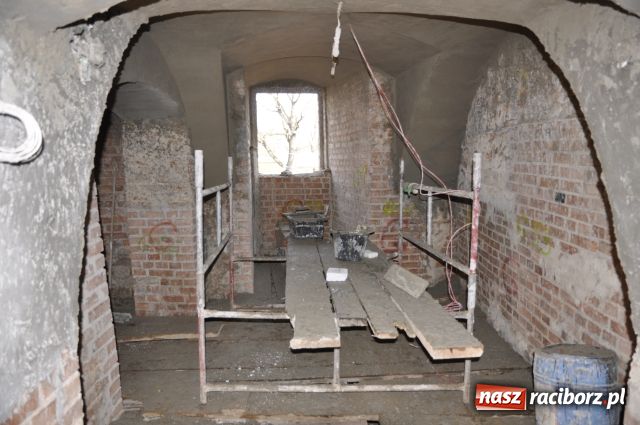 Zdjęcie w galerii na portalu naszraciborz.pl: Dobre tempo prac na zamku wiadomości z regionu