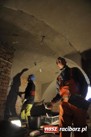 Zdjęcie w galerii na portalu naszraciborz.pl: Dobre tempo prac na zamku wiadomości z regionu