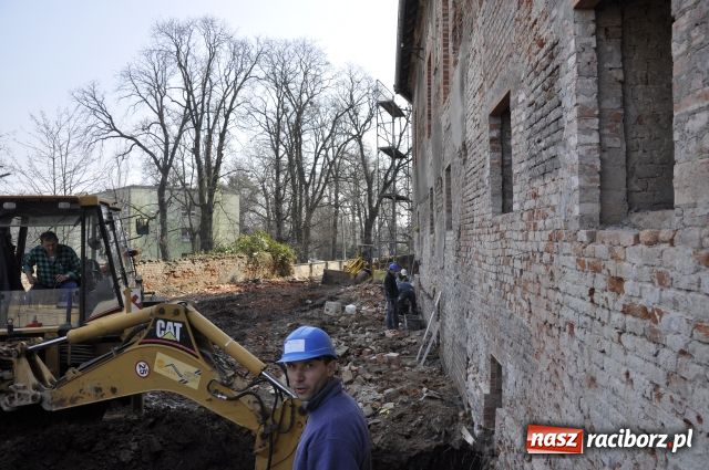 Zdjęcie w galerii na portalu naszraciborz.pl: Dobre tempo prac na zamku wiadomości z regionu