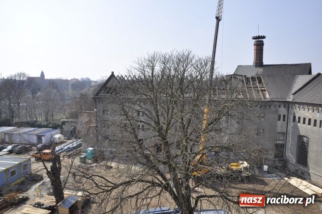 Zdjęcie w galerii na portalu naszraciborz.pl: Dobre tempo prac na zamku wiadomości z regionu