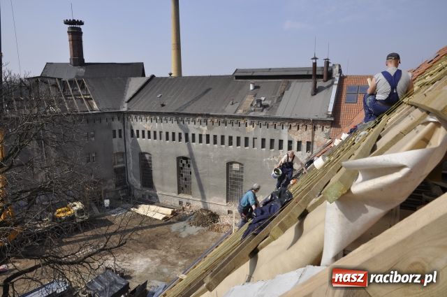 Zdjęcie w galerii na portalu naszraciborz.pl: Dobre tempo prac na zamku wiadomości z regionu