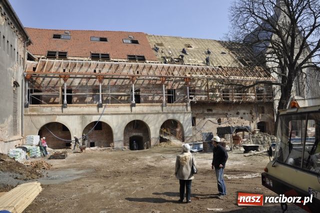 Zdjęcie w galerii na portalu naszraciborz.pl: Dobre tempo prac na zamku wiadomości z regionu