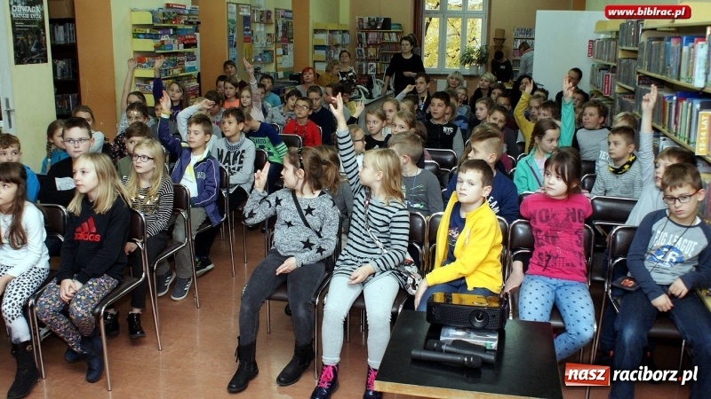 Zdjęcie w galerii na portalu naszraciborz.pl: Pypcie na języku i wierszyki domowe Michała Rusinka w raciborskiej bibliotece wiadomości z regionu